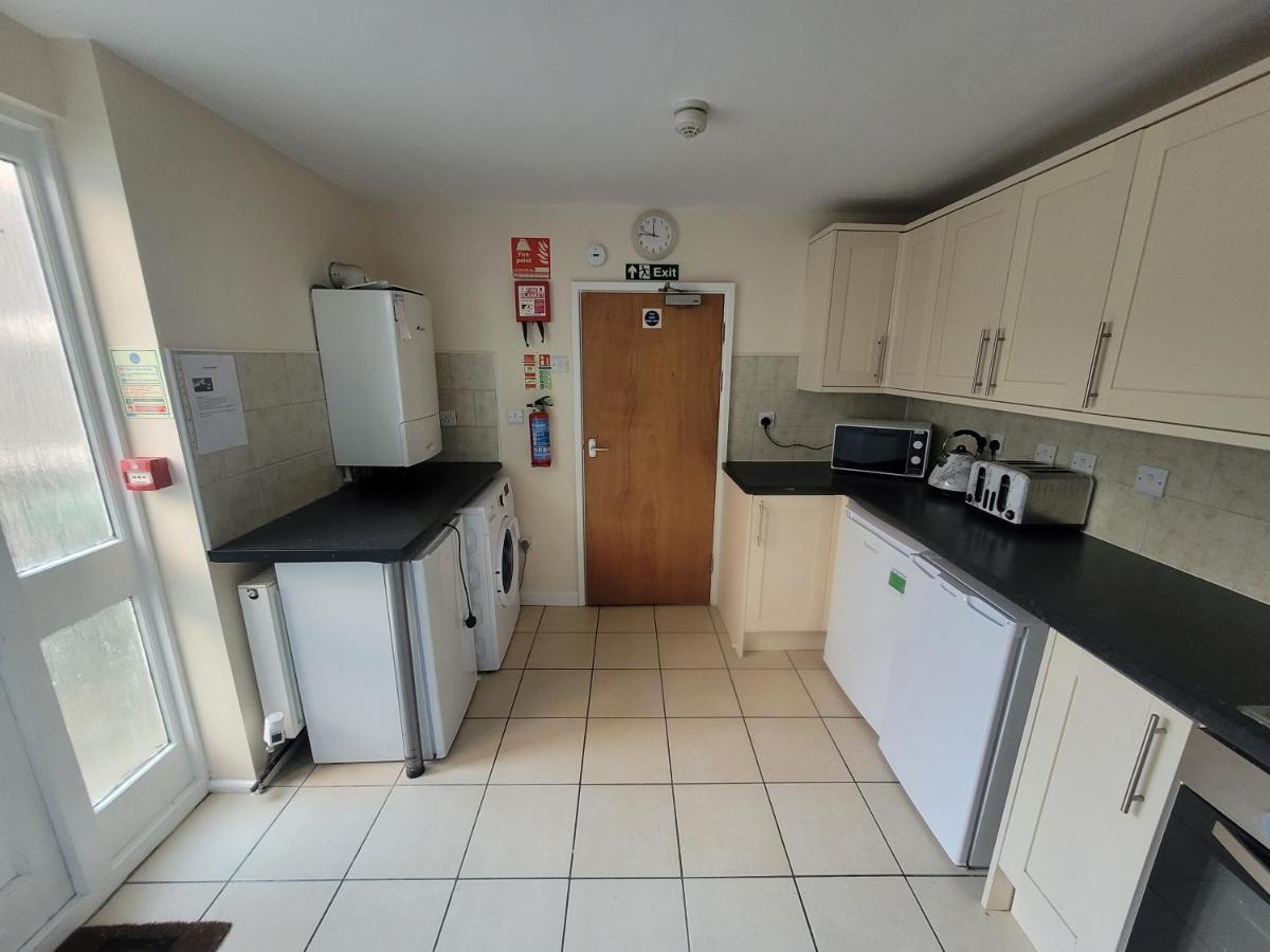 Large 5 Bed Town-Centre Home Close To The Beach, Sleeps 9 阿伯里斯特威斯 外观 照片