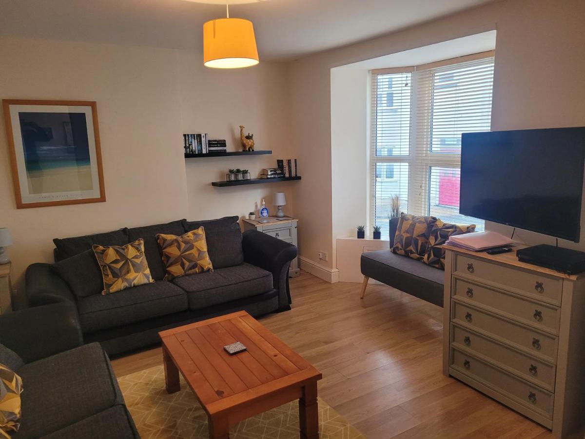 Large 5 Bed Town-Centre Home Close To The Beach, Sleeps 9 阿伯里斯特威斯 外观 照片